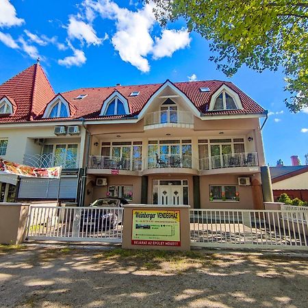 Weinberger Vendeghaz Hotell Zamárdi Exteriör bild