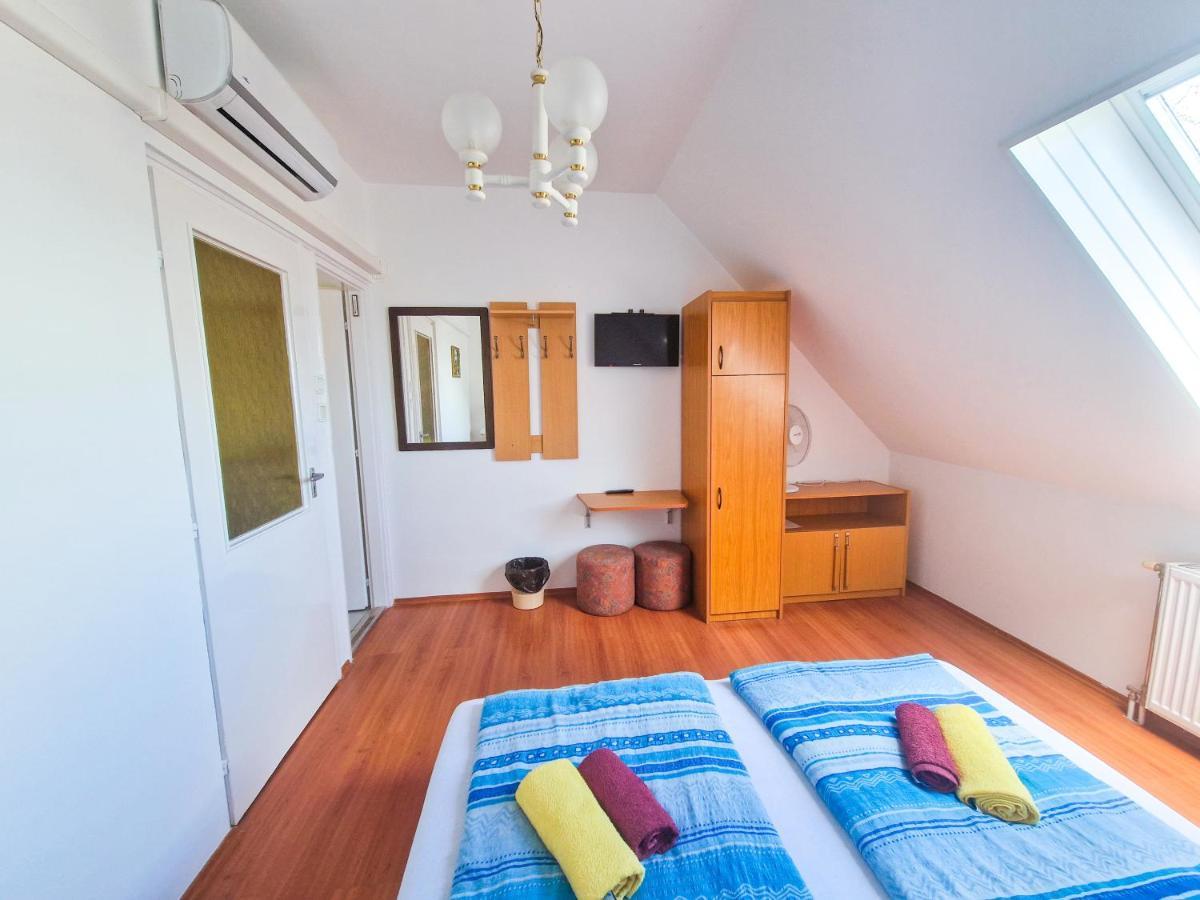 Weinberger Vendeghaz Hotell Zamárdi Exteriör bild