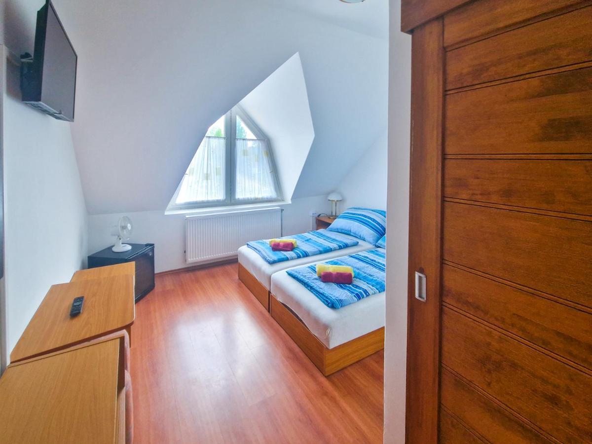 Weinberger Vendeghaz Hotell Zamárdi Exteriör bild