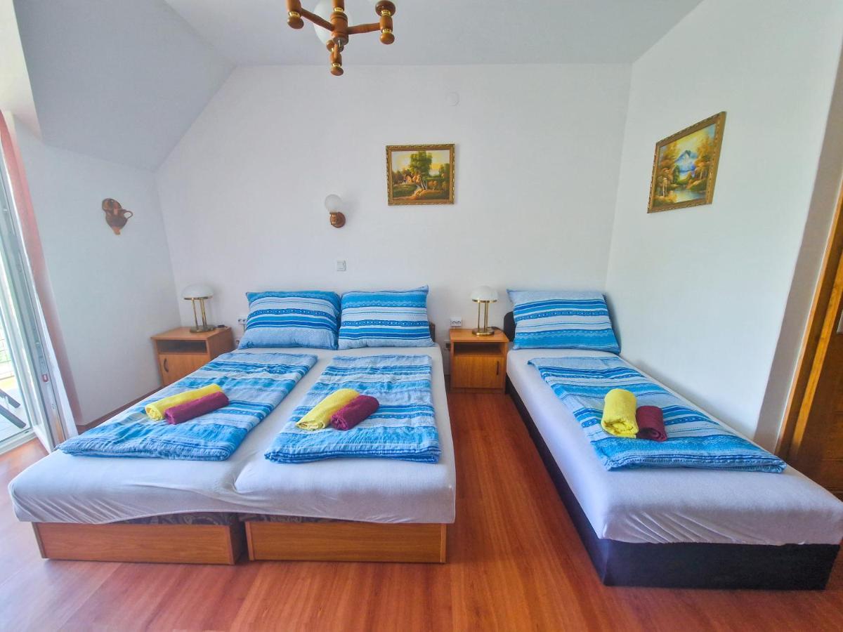 Weinberger Vendeghaz Hotell Zamárdi Exteriör bild