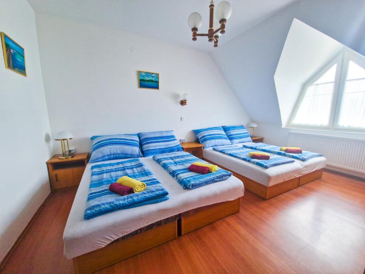 Weinberger Vendeghaz Hotell Zamárdi Exteriör bild