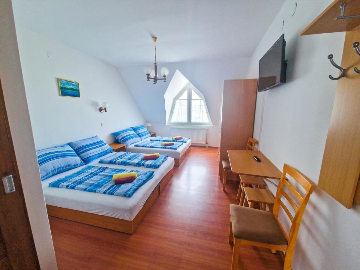 Weinberger Vendeghaz Hotell Zamárdi Exteriör bild