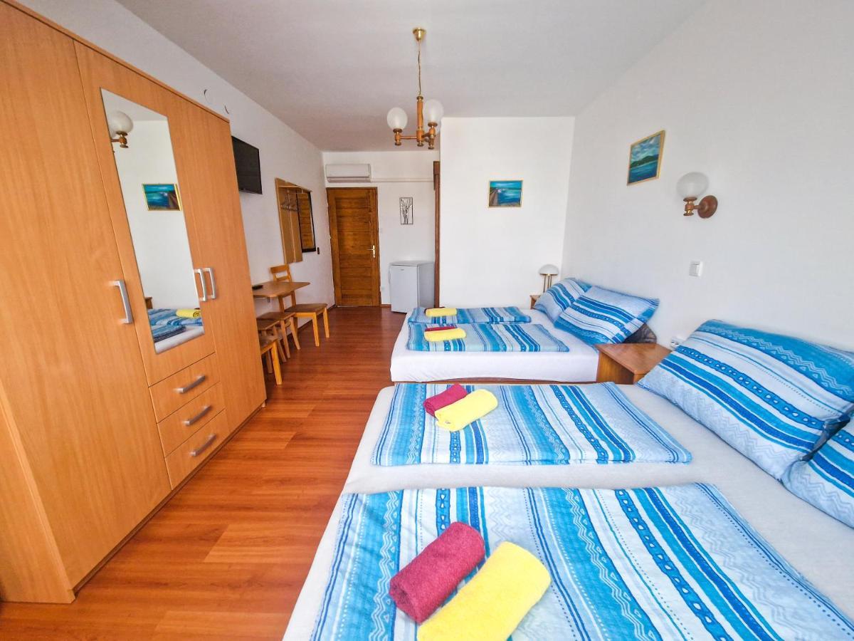 Weinberger Vendeghaz Hotell Zamárdi Exteriör bild
