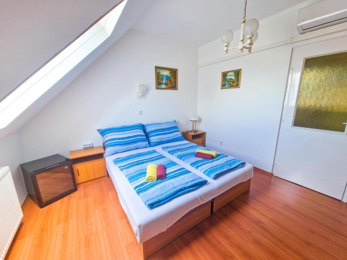 Weinberger Vendeghaz Hotell Zamárdi Exteriör bild