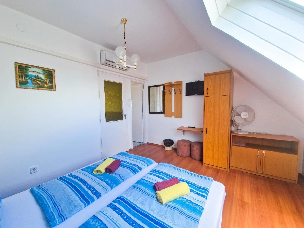 Weinberger Vendeghaz Hotell Zamárdi Exteriör bild