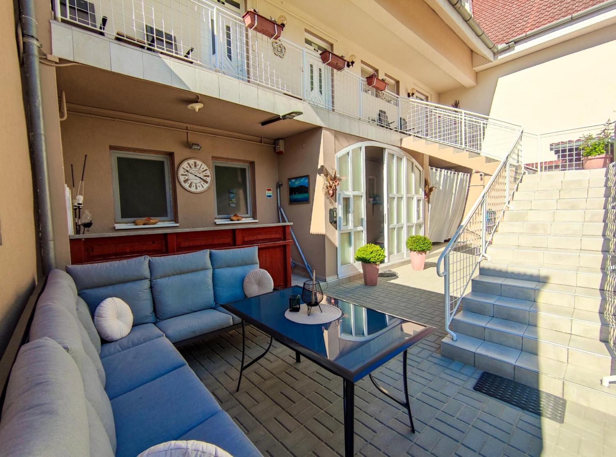 Weinberger Vendeghaz Hotell Zamárdi Exteriör bild